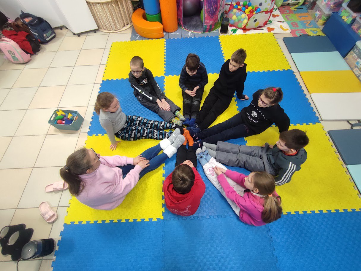 Зображення до:  Дитинство поза екраном: як у Харкові допомагають малечі і підліткам пережити війну