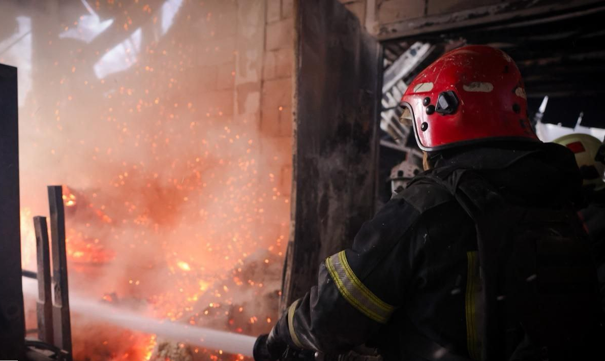 Зображення до:  Удар по Малинівській громаді: троє людей загинули, під завалами шукають ще одну