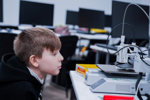 Зображення до посту: Таргани, спирт і роботи — як у Каразінському працює Школа майбутніх інженерів