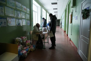 Зображення до посту: Евакуація дітей на Великобурлуччині: після позову селищної ради одна з родин виїхала