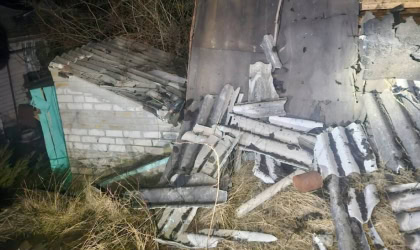 Під Шевченковим від обстрілу загинув 72-річний чоловік, у Задонецькому — п’ятеро поранених Наслідки обстрілу на Харківщині