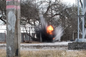 Зображення до посту: Російський дрон скинув на Богодухівську громаду протитанкові міни: їх знешкодили сапери ДСНС