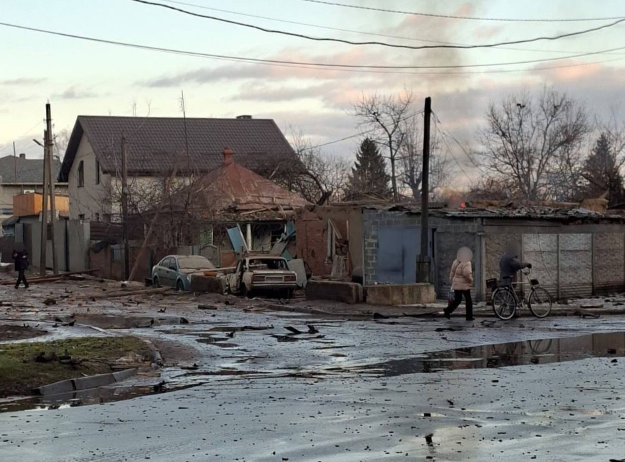 Зображення до:  Обстріли Харківщини за добу: на Чугуївщині загинули двоє цивільних, згоріла машина ДСНС