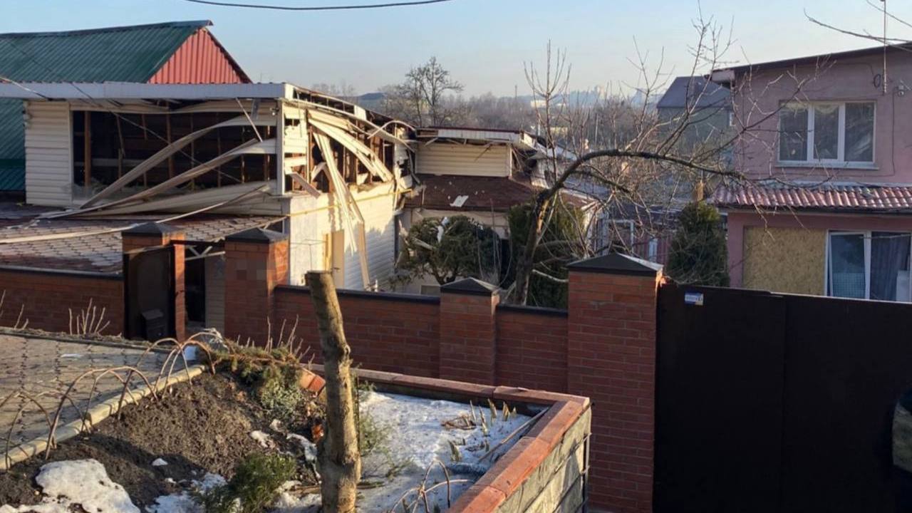Зображення до:  Російська армія вдарила дронами по житловій забудові в Харкові, є постраждалі