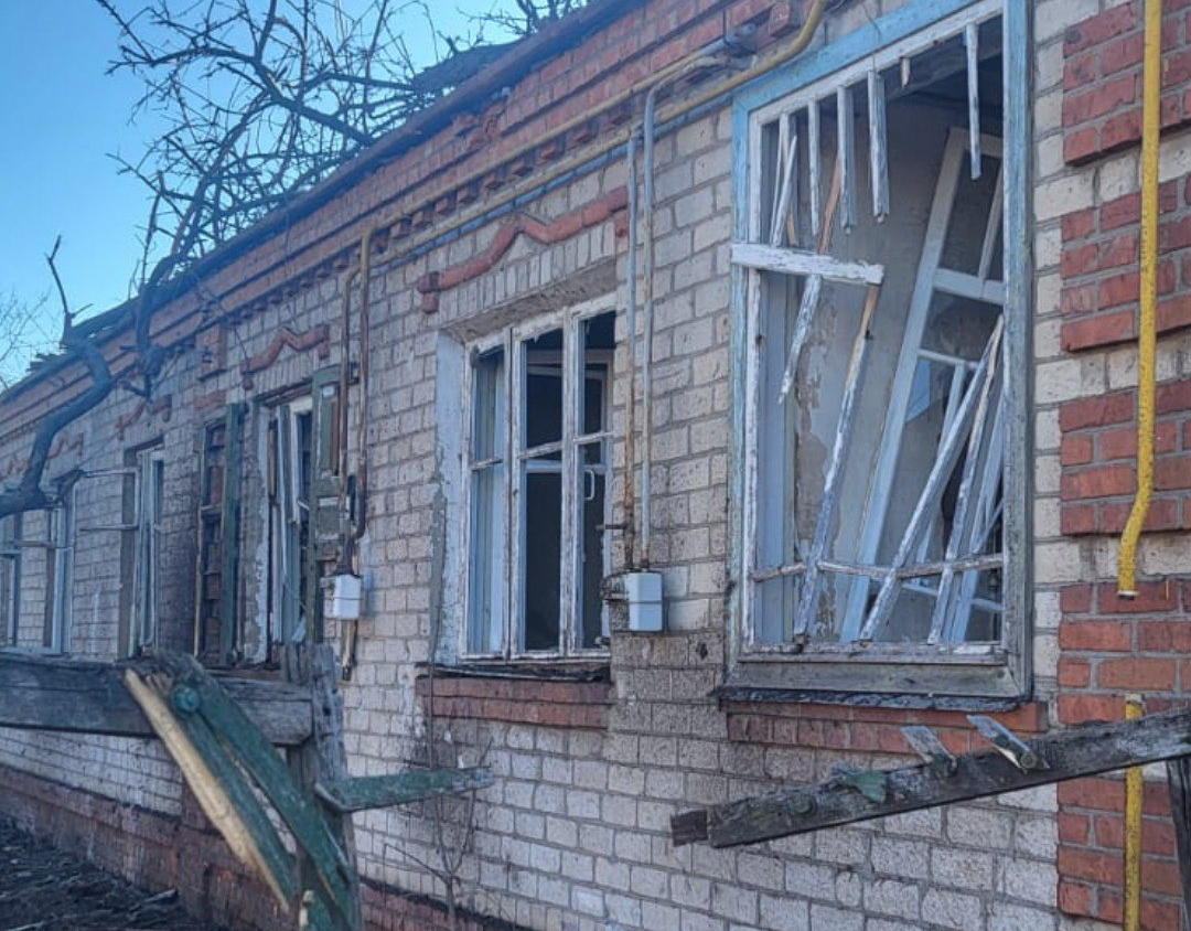 Зображення до:  У Мерефі від російської атаки постраждали четверо людей, серед них — дитина