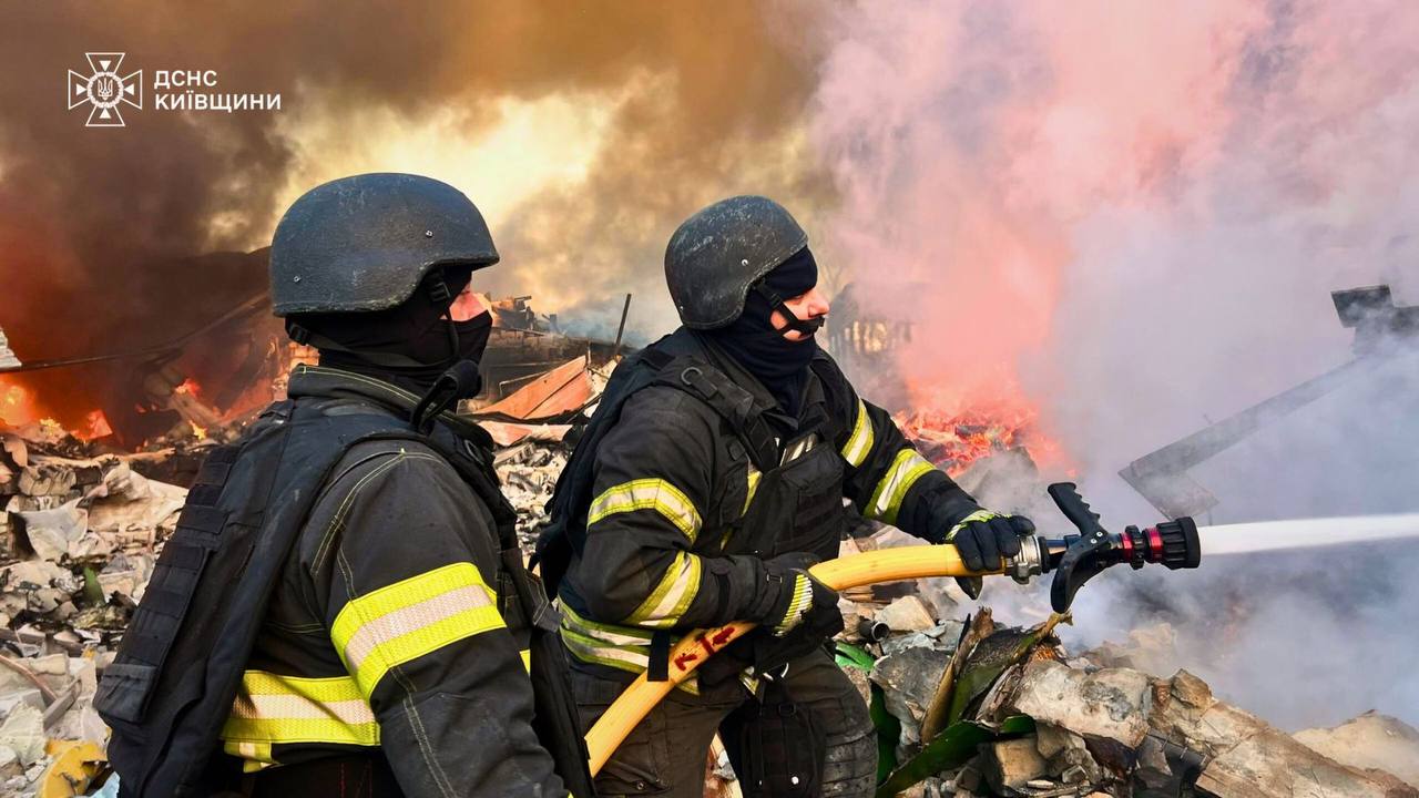 Зображення до:  Майже 70 ракет та 430 дронів: російський удар по Україні вбив чотирьох людей