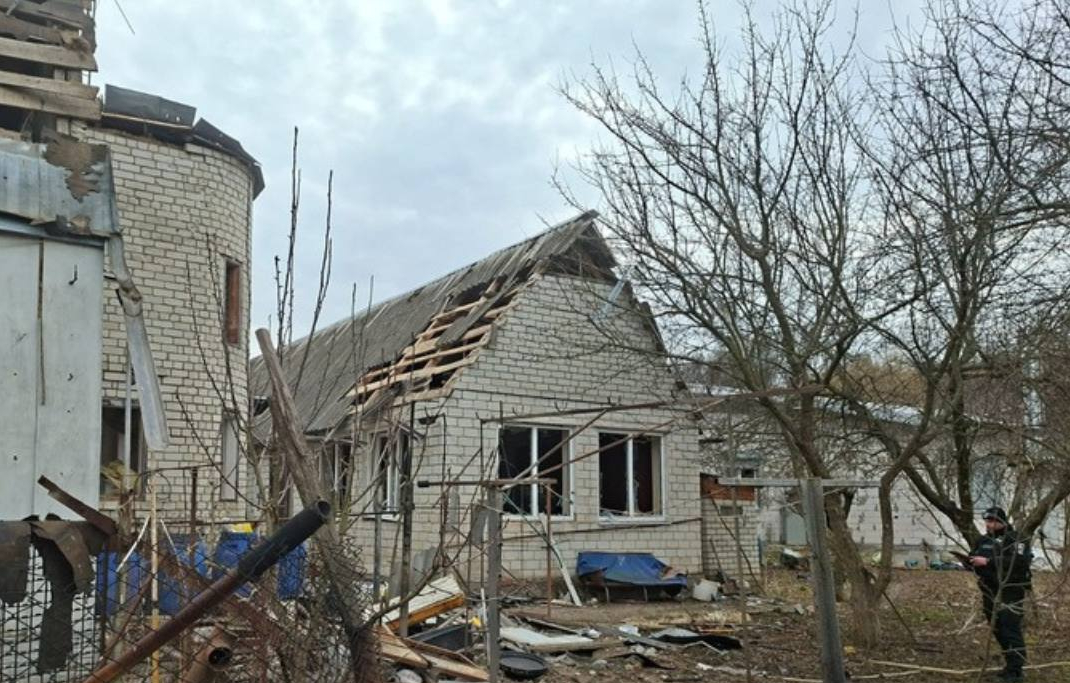 Зображення до:  Російський дрон ударив по Дергачах: поранена 82-річна жінка