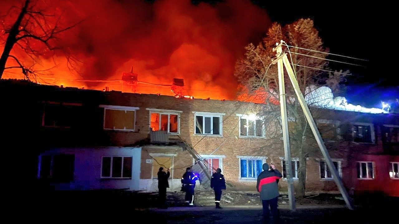 Зображення до:  Через дронові атаки на Харківщині постраждали двоє людей, спалахнула двоповерхівка
