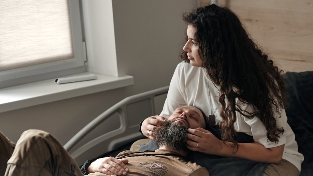 Військовий і жінка