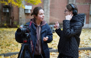 Зображення до посту: Підлітків із досвідом війни у Харкові запрошують до «Жовтого автобуса» — навчатися кіно і медіа