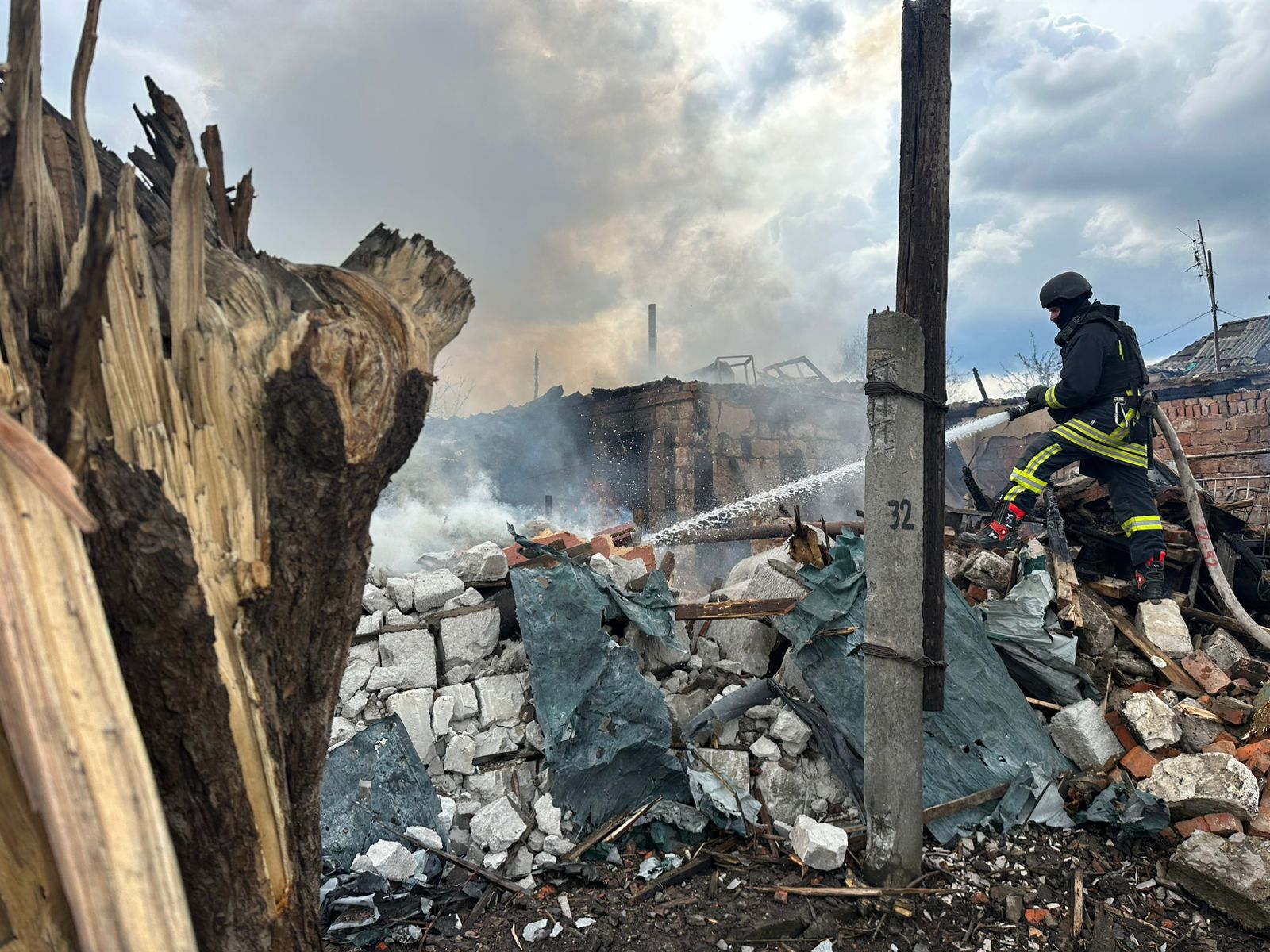 Зображення до:  Обстріл Золочева: серед п’ятьох поранених — троє дітей
