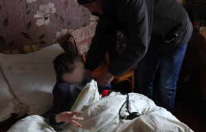 Зображення до посту: «Певний гепіенд»: матері, яка відмовлялася евакуюватися з-під обстрілів, повернули дитину