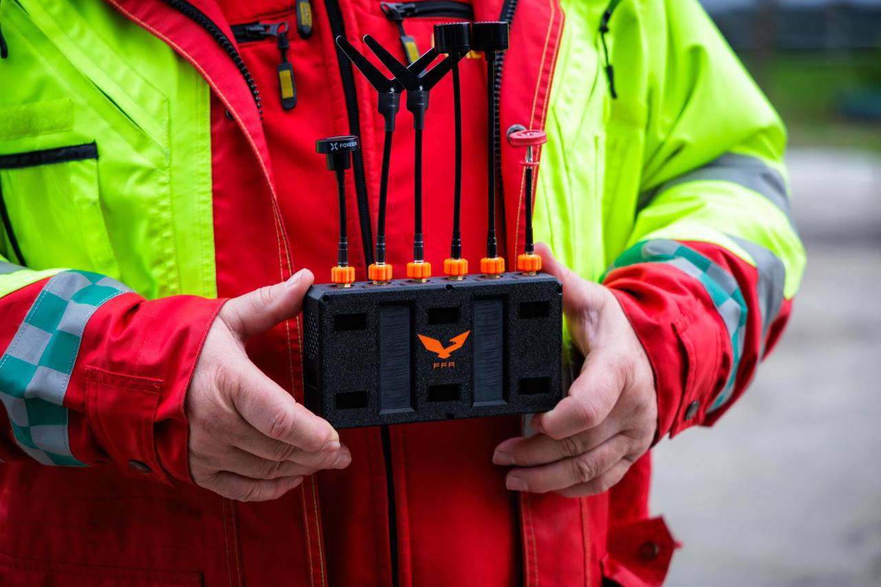 Зображення до:  Медики харківської «екстренки» отримали 10 систем РЕБ