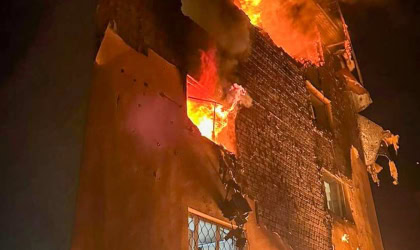 Пошкоджений від обстрілу будинок у Чугуєві на Харківщині, 1 квітня 2026