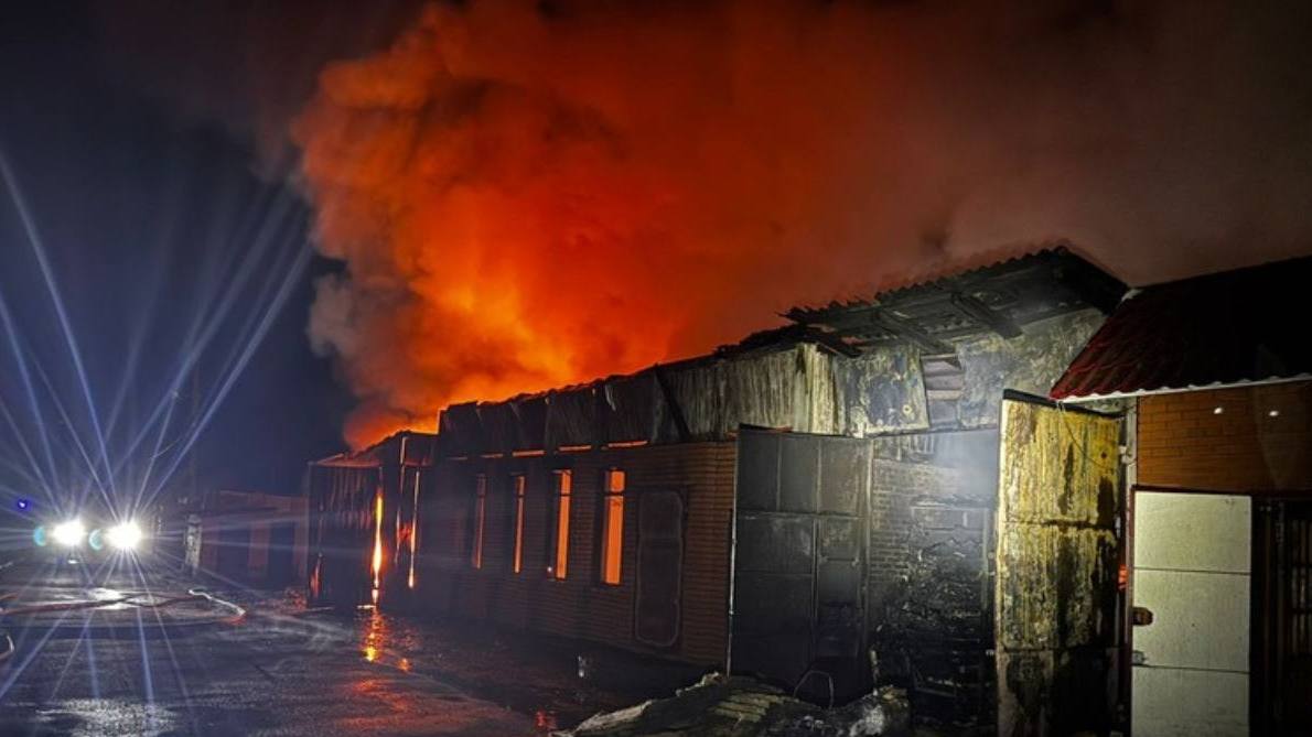 Зображення до:  Від удару по Великому Бурлуку поранений 59-річний чоловік, у Богодухові пошкоджено пошту