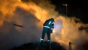 Зображення до посту: Російська армія атакувала Великий Бурлук: постраждали троє цивільних, згорів будинок