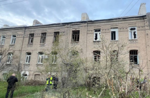 Зображення до посту: Російський дрон вдарив по Основʼянському району Харкова: є постраждалі