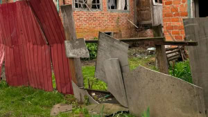 Зображення до посту: У Дергачівській громаді від обстрілу постраждала 68-річна жінка, пошкоджені будинки