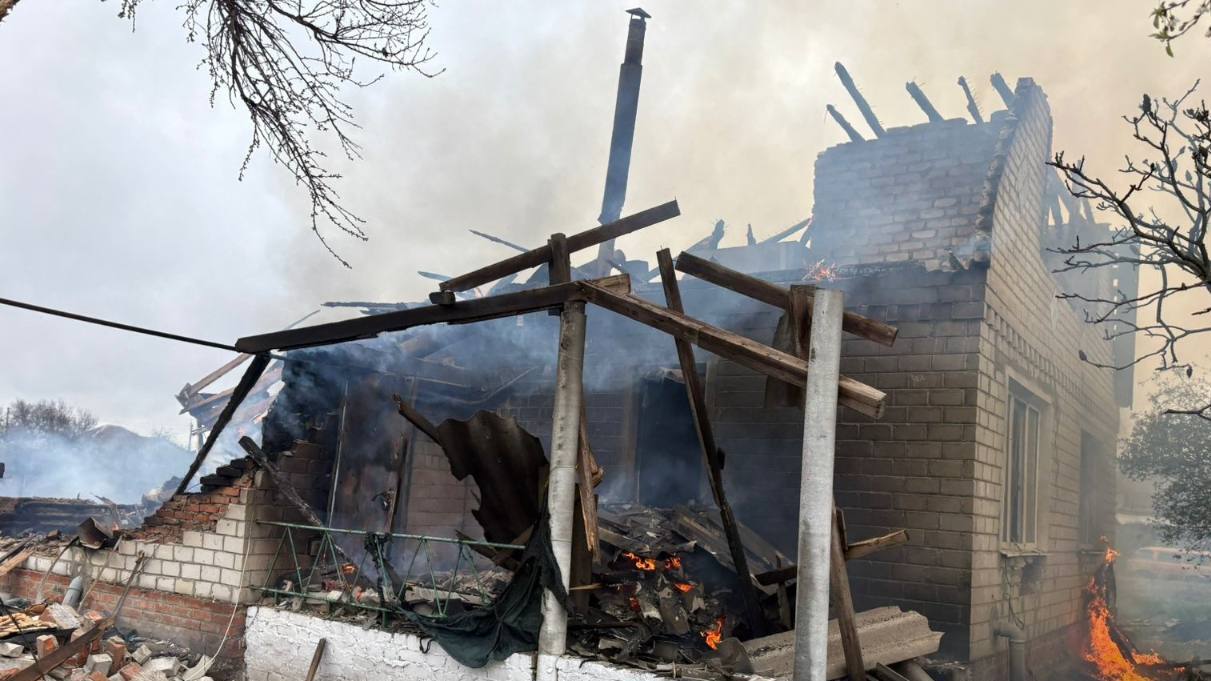 Зображення до:  Російські дрони вдарили по Балаклії: загинула 60-річна жінка, є поранені