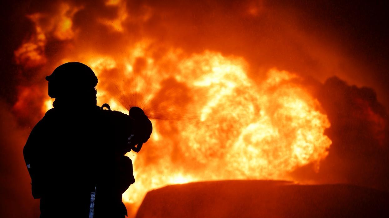 Зображення до:  Дронова атака спричинила пожежу на підприємстві неподалік Харкова