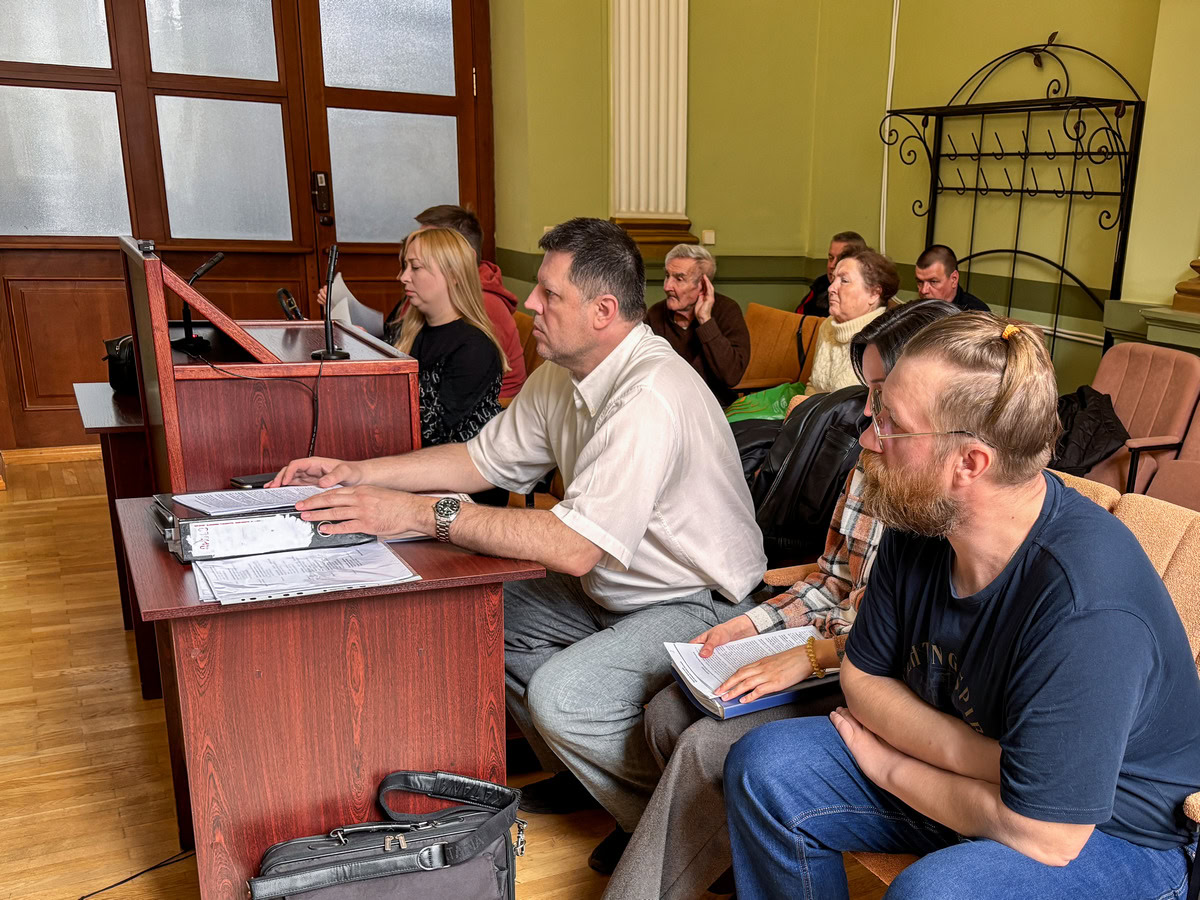 Зображення до:  У суді допитали експерта, який визначив будинок на Метробудівників, 8 під знесення