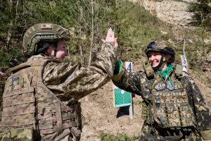 Зображення до посту: Цивільних на Харківщині навчають стрілецької підготовки: як проходять курси нацспротиву