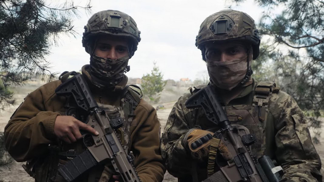 Зображення до:  Просунулися скрізь ліс: бійці «Хартії» перетнули лінію зіткнення на Вовчанському напрямку