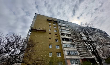 Пошкоджений обстрілом будинок у Харкові
