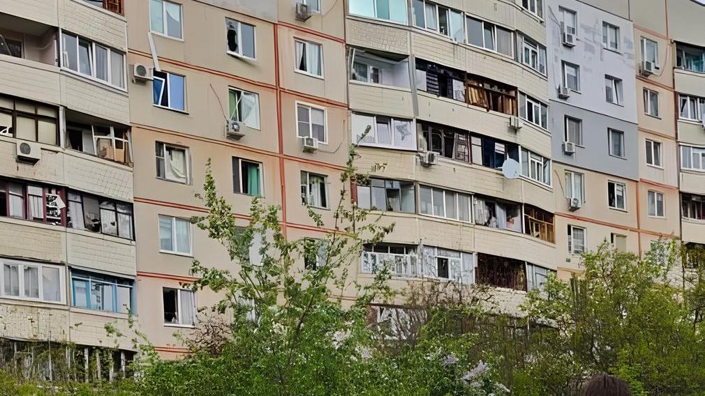 Зображення до:  Удар по Салтівському району Харкова: пошкоджені оселі, є постраждалі