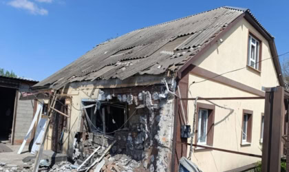 Пошкоджений обстрілом будинок на Харківщині
