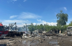Зображення до посту: Під російський удар у Дергачах потрапили підприємства: фото з місця обстрілу