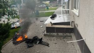 Зображення до посту: У Харкові «Герань» влучила в дах багатоповерхівки, бойова частина впала на дитмайданчик
