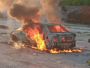 Зображення до посту: Від ударів по Харківщині постраждали п’ятеро людей, в Малоданилівській громаді горіли автівки