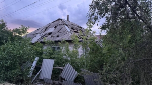Зображення до посту: У Балаклії від обстрілу загинула жінка, її донька постраждала
