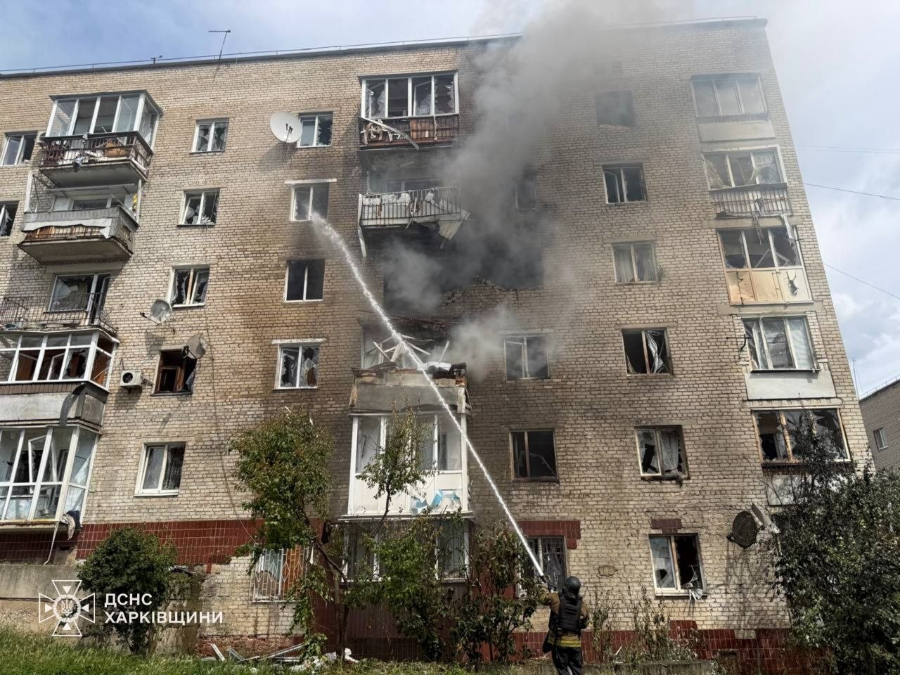 Зображення до:  Російська армія вдарила дронами по Ізюму: загинула людина, є поранені