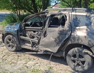 Зображення до посту: У Руській Лозовій FPV-дрон атакував авто: чоловік втратив ногу
