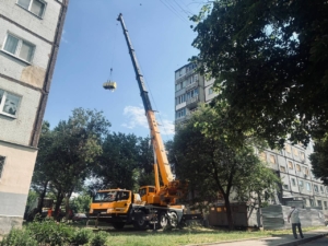 Зображення до посту: У Харкові за майже 18 млн грн відновлюють пошкоджену обстрілами багатоповерхівку на Салтівському шосе