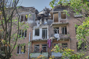 Зображення до посту: Удар по Харкову: прокуратура назвала тип зброї, кількість постраждалих зросла до 42