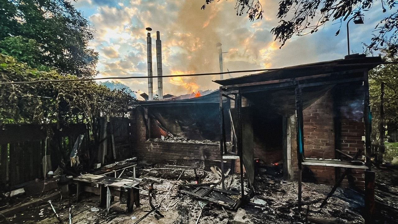 Зображення до:  Від удару по Лозовій постраждали шестеро людей, дитина в тяжкому стані