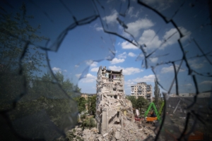 Зображення до посту: Пошуки під завалами тривають: у Києві вже 30 загиблих після атаки рф 2 липня