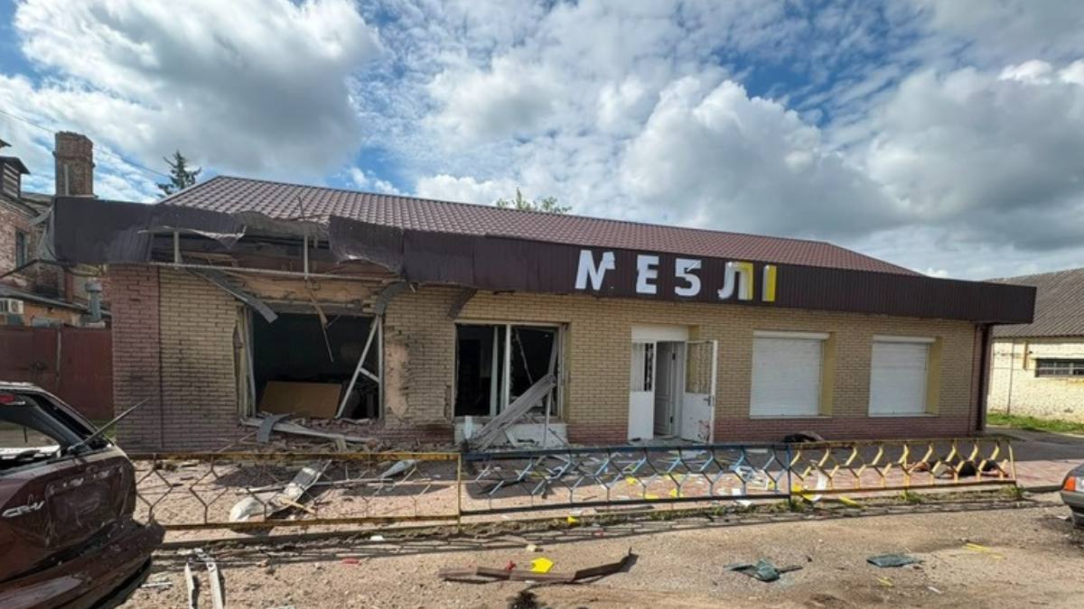 Зображення до:  У Богодухові через обстріл загинули двоє людей, в Ізюмі пошкоджено ще одну АЗС