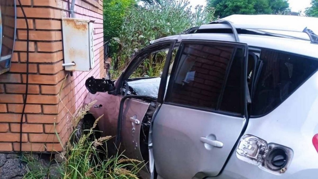 Зображення до:  Російські дрони атакували авто у Слатиному, загинули двоє чоловіків