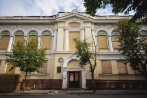 Зображення до посту: У Харкові законсервували будівлю художнього музею після російського удару