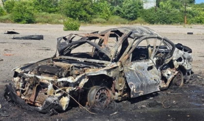 «Тактика виснаження»: за тиждень від обстрілів Харкова постраждали понад 90 людей, троє загинули Згоріле авто