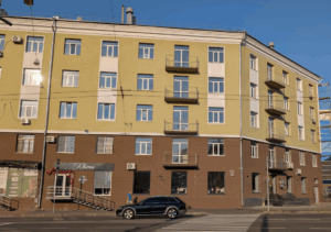 Зображення до посту: Відбудова в Харкові: в домі на Аерокосмічному проспекті виправили недоліки