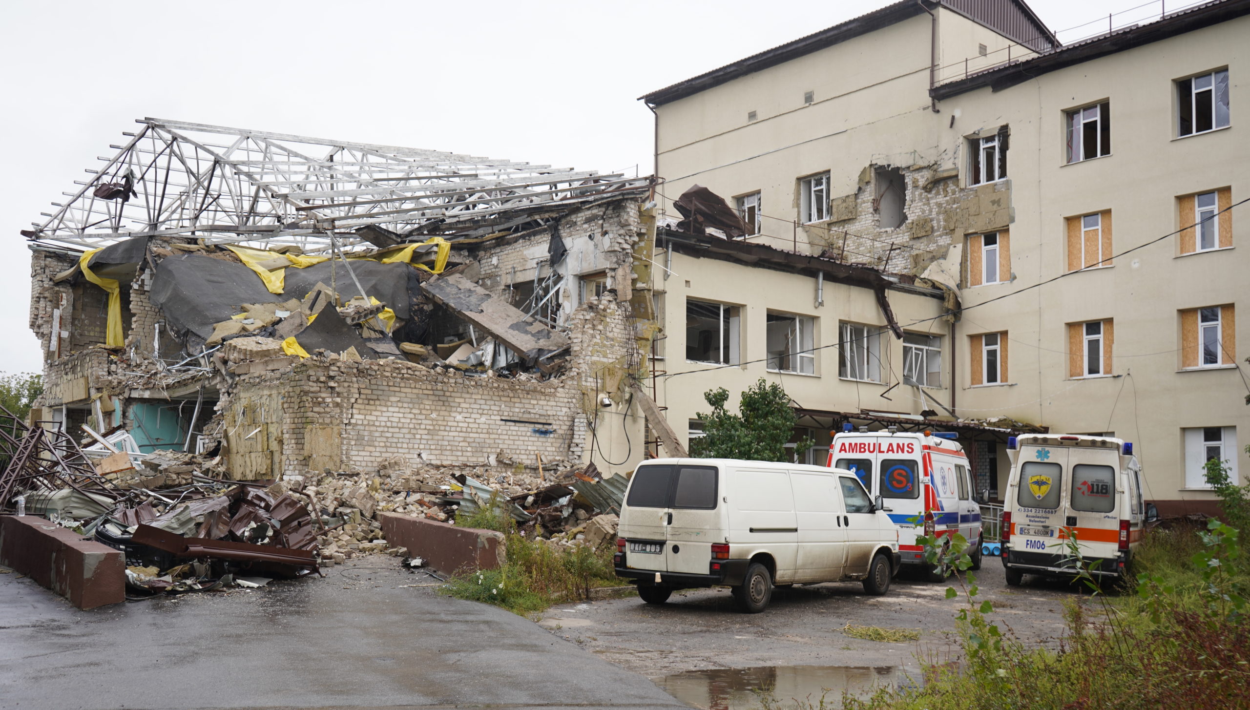 Зображення до:  В Ізюмі зупинили реконструкцію лікарні за понад мільярд гривень