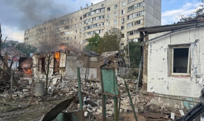 Армія рф вдруге вдарила по Балаклії: МВА попереджає про загрозу нових обстрілів Пошкоджений від удару будинок у Балаклії Харківської області, 12 серпня 2026
