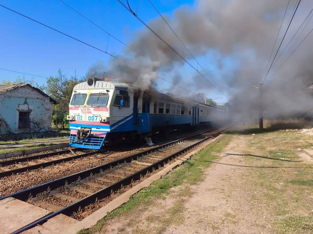 На Харківщині безпілотник атакував електричку: є загиблий та поранені IMG_7346