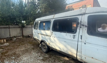 Пошкоджений дроном автомобіль у Дергачах Харківської області, 2 вересня 2026