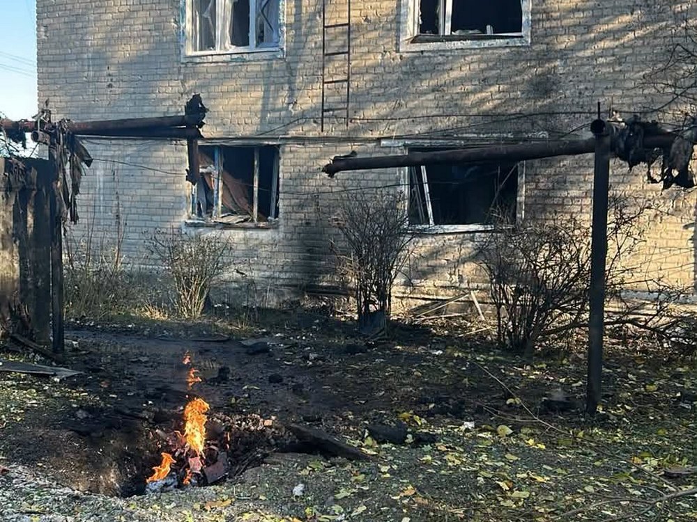 У Шевченковому від обстрілу загинула 74-річна жінка, в Дергачах горіло підприємство Руйнування в Шевченковому на Харківщині, 26 жовтня 2026